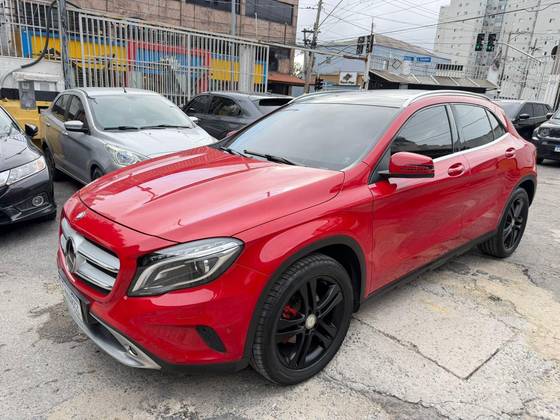 MERCEDES-BENZ GLA 200 1.6 CGI ENDURO 16V TURBO FLEX 4P AUTOMÁTICO